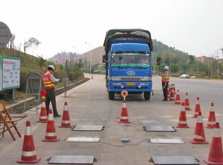 軸重秤-高速公路交警專用地磅、便攜式公路超載檢測系統(tǒng)